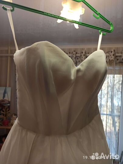 Свадебное платье со шлейфом