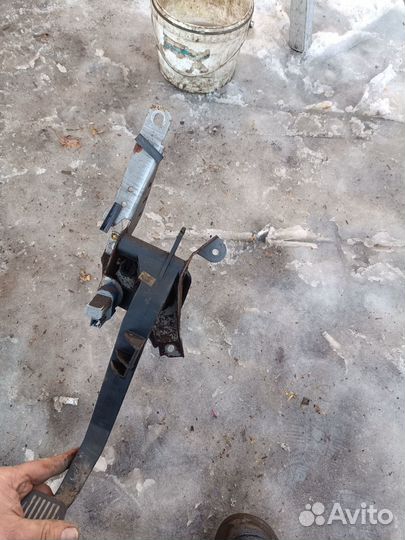 Педаль сцепления Mazda 3 BK