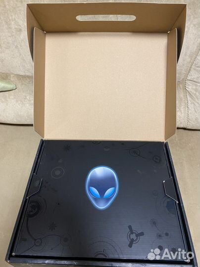 Alienware m11x родная тройная коробка и документы