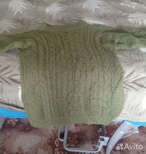 Свитер женский