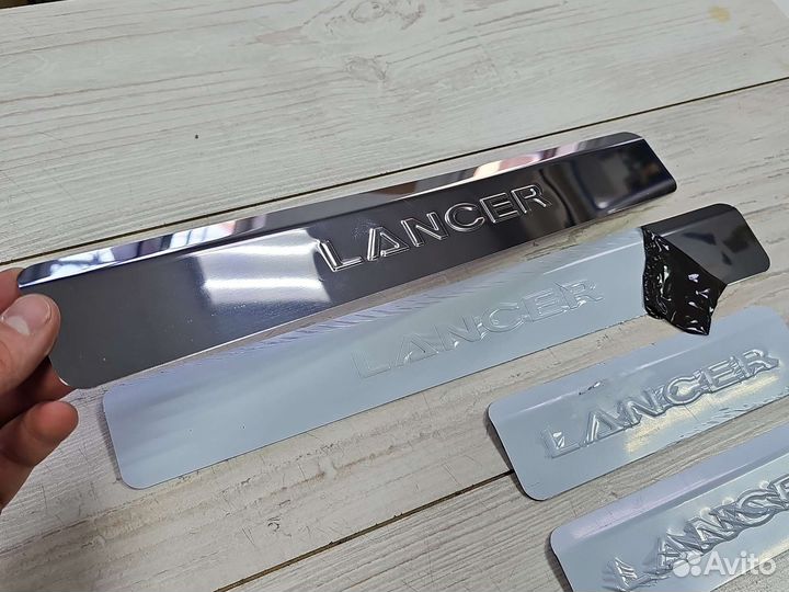 Накладки на пороги mitsubishi lancer 10 митсубиши