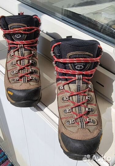 Женские треккинговые ботинки asolo