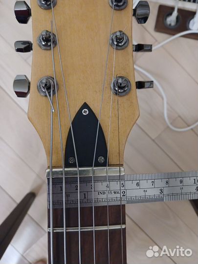 Гитара мастеровая, по форме Les Paul, широкий гриф