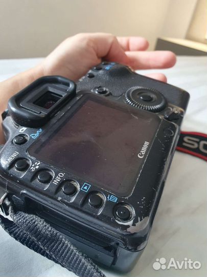 Зеркальный фотоаппарат Canon EOS 5D Mark II Body