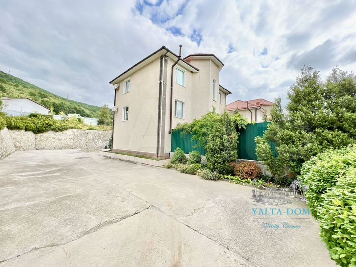 Дом 286 м² на участке 6 сот.