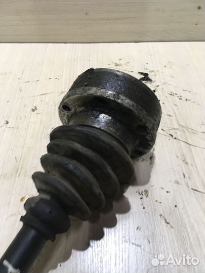 Полуось передняя левая Пассат Б4 2.0 Е