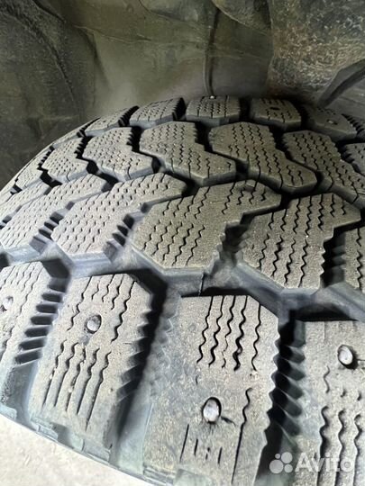 Yokohama ice guard stud 205/60 R16