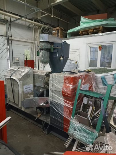 Экструдер для грануляции пленки и бэга