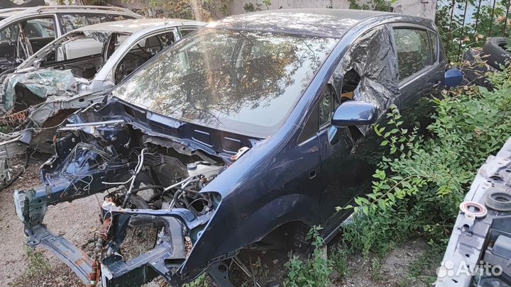 В разбор Toyota Verso