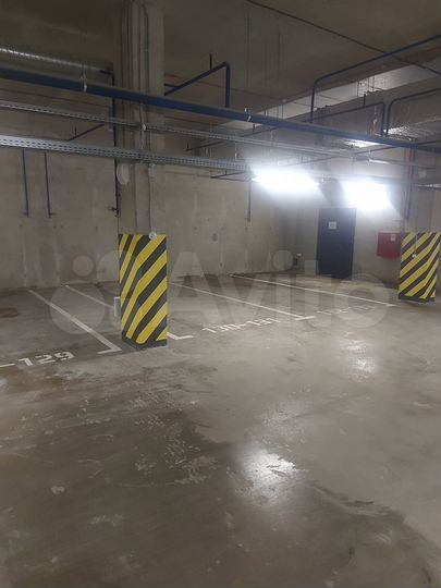 Машиноместо, 14 м²