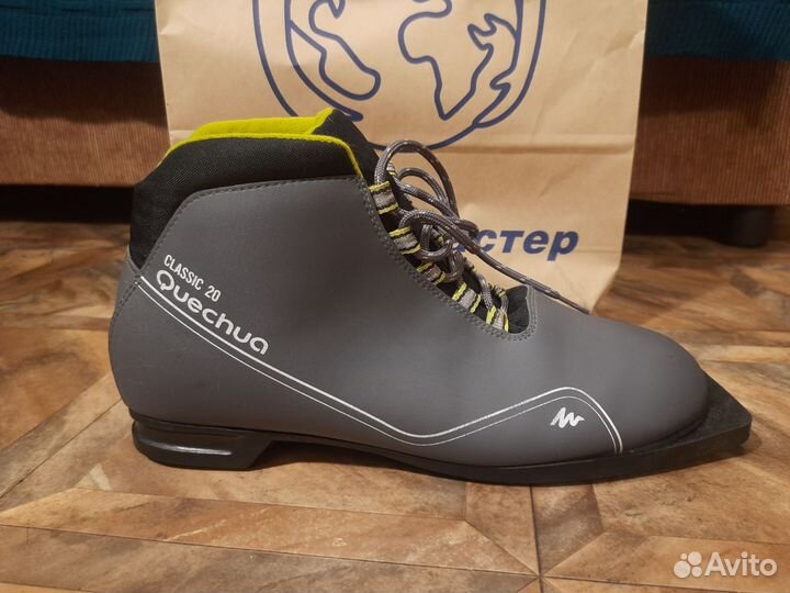 Лыжные ботинки 46-47 quechua крепление нн75