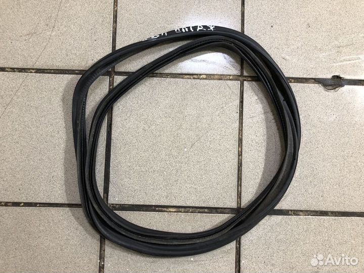 Уплотнительная резинка Volkswagen Passat B6