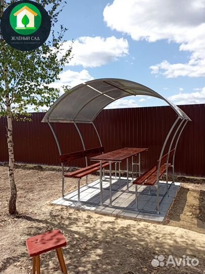 Беседка с мебелью