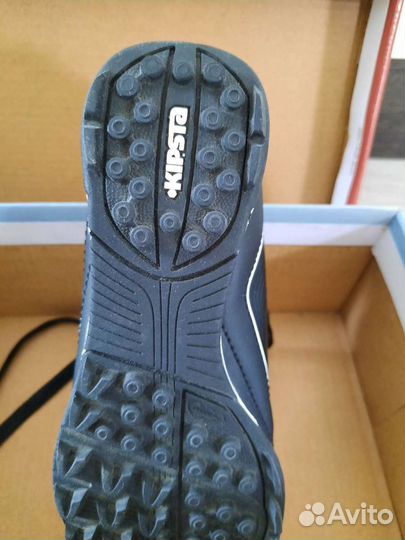 Футбольные бутсы, кроссовки