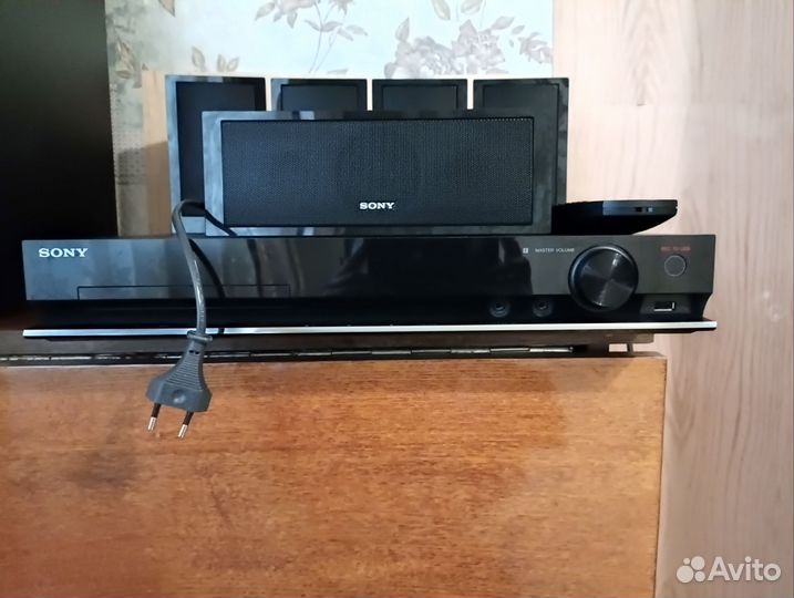 Домашний кинотеатр Sony DAV-DZ310