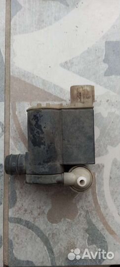 Мотор бочка омывателя на KiA Ceed 2008 год