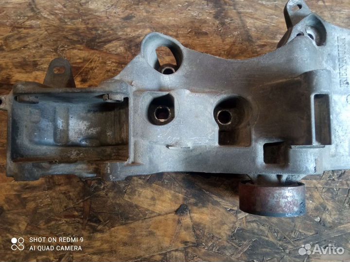 Кронштейн генератора Renault Logan 2