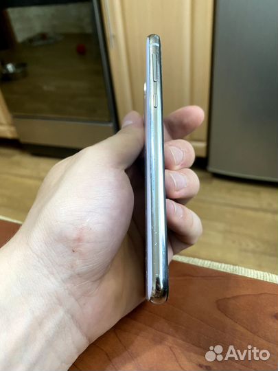 Продам Samsung Galaxy S10e 6/128 Gb