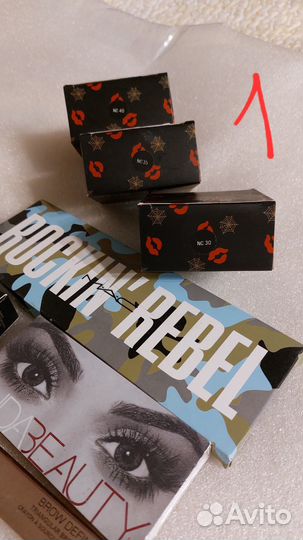 Два сета косметики