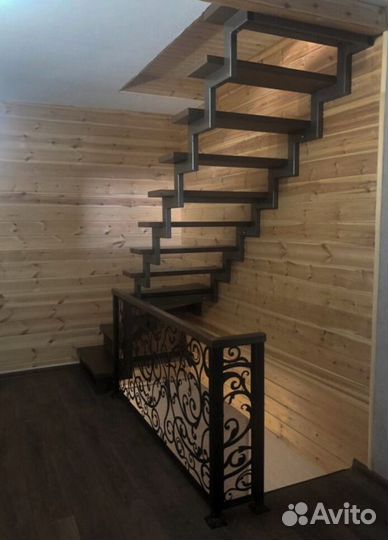 Г-образная лестница