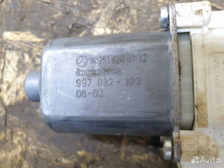 Моторчик стеклоподъемника передний левый