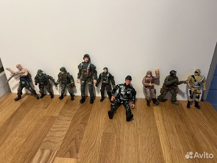 Детские военные игрушки солдатики роботы танки