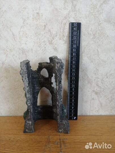 Замок в аквариум