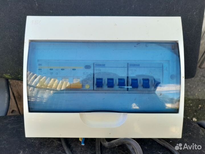 Осветительный навесной щиток