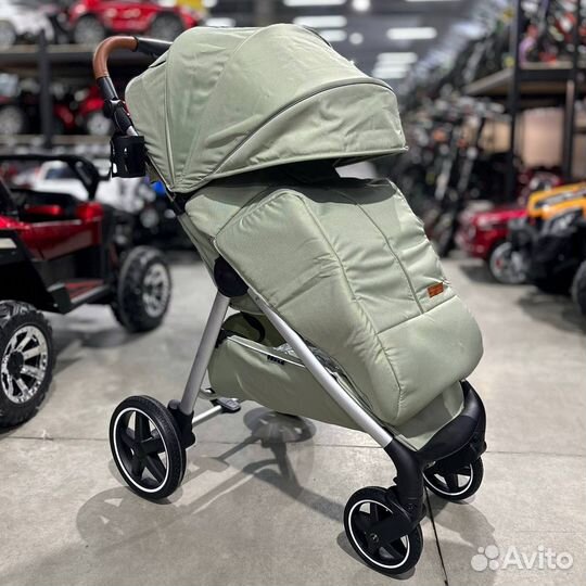 Прогулочная коляска новая