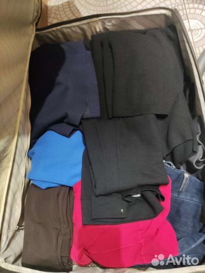 Женские вещи размер s-m чемодан