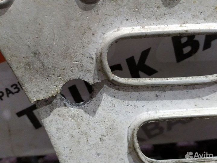 Площадка подножки левой