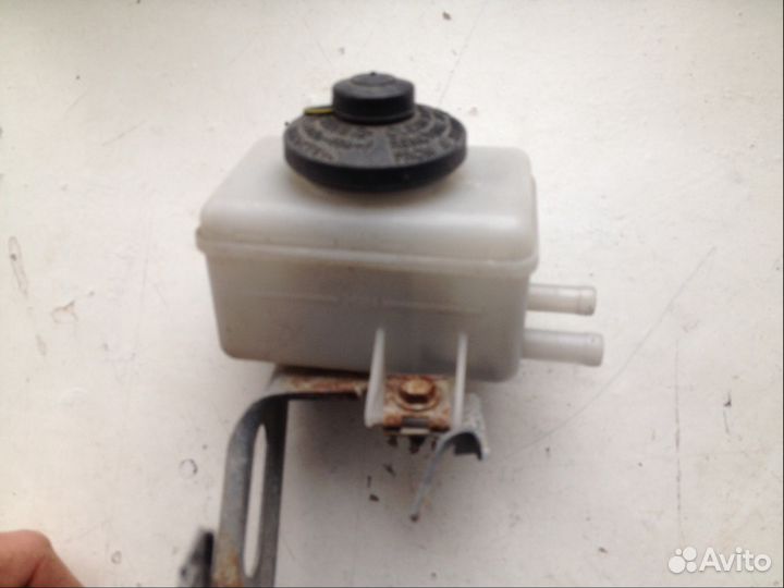 Тормозной бачок Lexus RX300 1998-2003