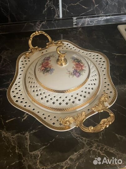 Конфетница на ножке