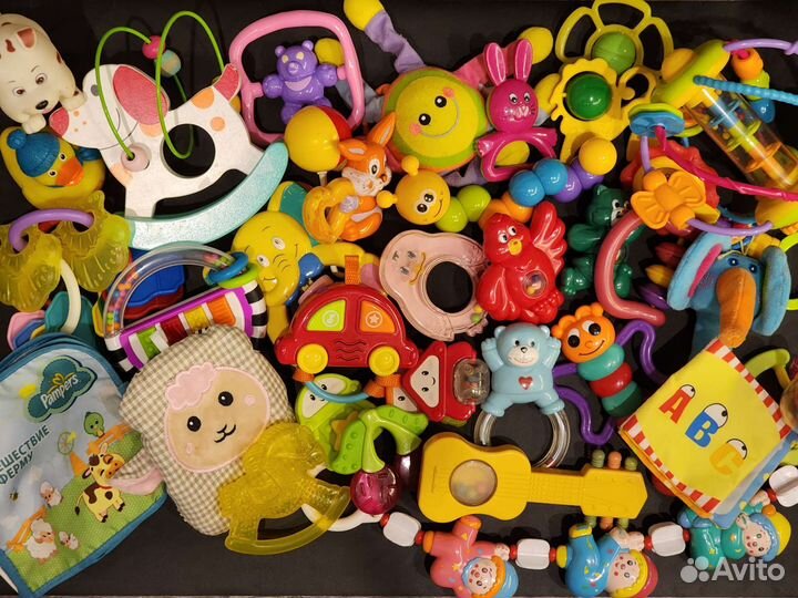 Погремушки пакетом и мобиль fisher price