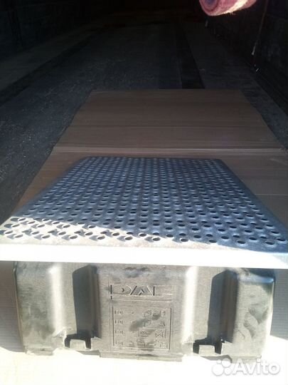 Крышка аккумуляторного ящика Даф 105