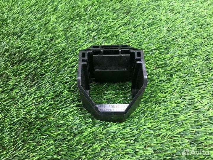 Крепление радиатора Bmw 3 E90 N54B30 2006