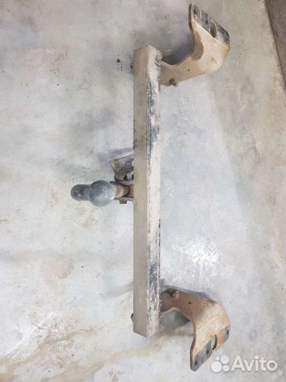 Фаркоп для Тоета Аурис