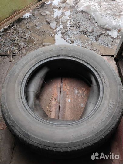 Bridgestone Dueler H/T 687 225/65 R17