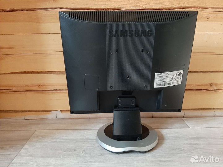 Монитор Samsung