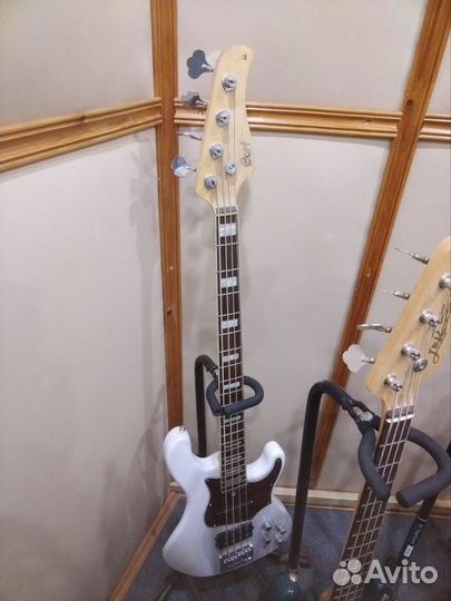 Бас гитара cort GB 34J. Индонезия