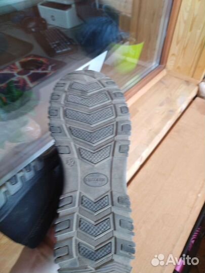 Кроссовки мужские 42 размер бу