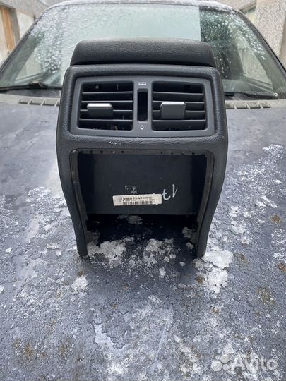 Подлокотник Mercedes Benz W210