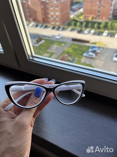 Очки с диоптриями -2,5