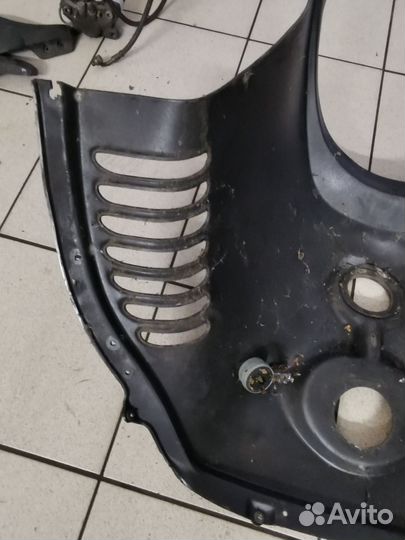 Пластиковая накладка в ногах BRP Grand Touring 700