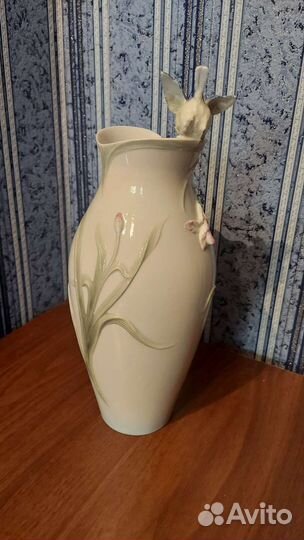 Ваза фарфоровая