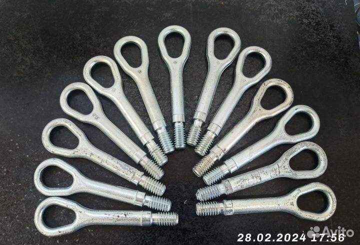 Буксировочный крюк mercedes