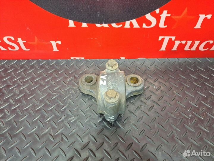 Кронштейн стабилизатора переднего