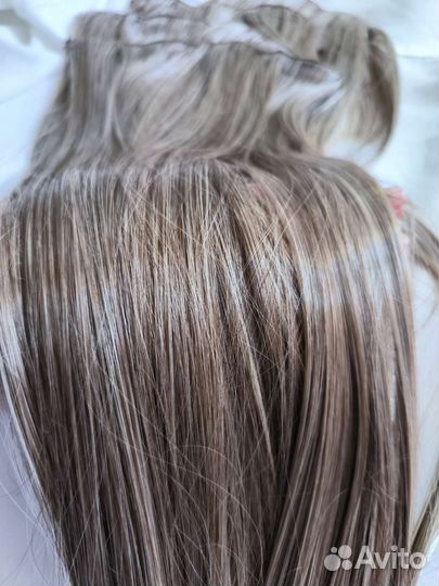 Волосы на заколках блонд,русые