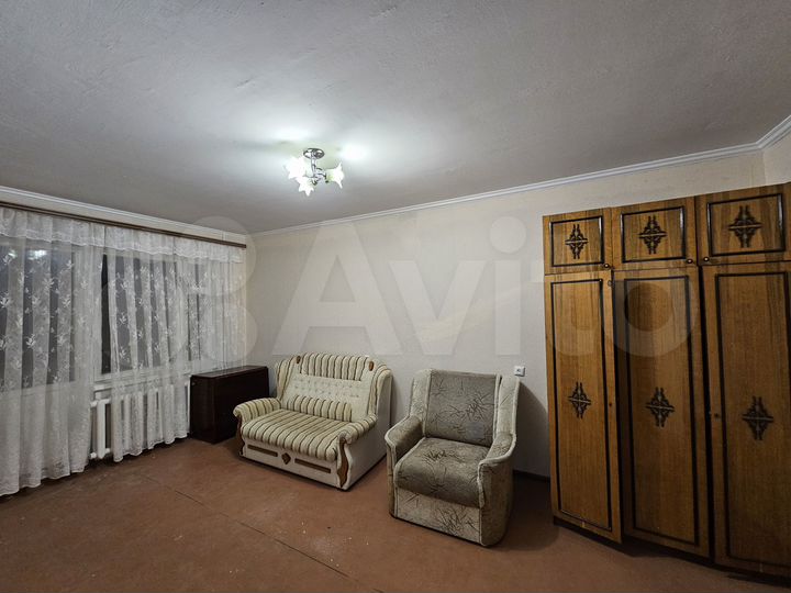 2-к. квартира, 54 м², 1/9 эт.