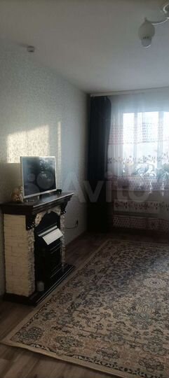 3-к. квартира, 81,7 м², 1/17 эт.